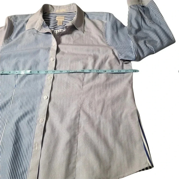 Chico’s no iron size 2 shirt Button up blue Striped women's - Picture 3 of 10